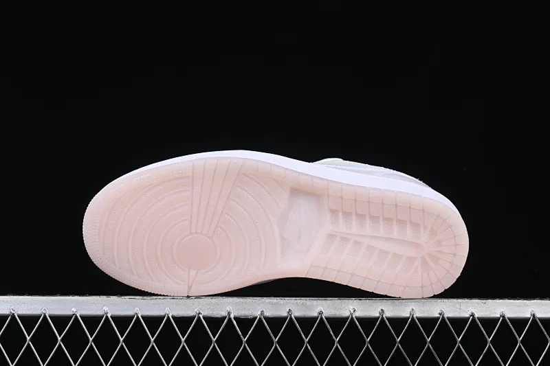 All Categories Air Jordan Jordan Series Basketball Shoes Air Jordan 1 Low Air Jordan 1 Low "Year of the Snake 2025" AJ1 Joe 1 Beige Symphony Pearlescent Low-top Cultural Basketball Shoes HF4080-001